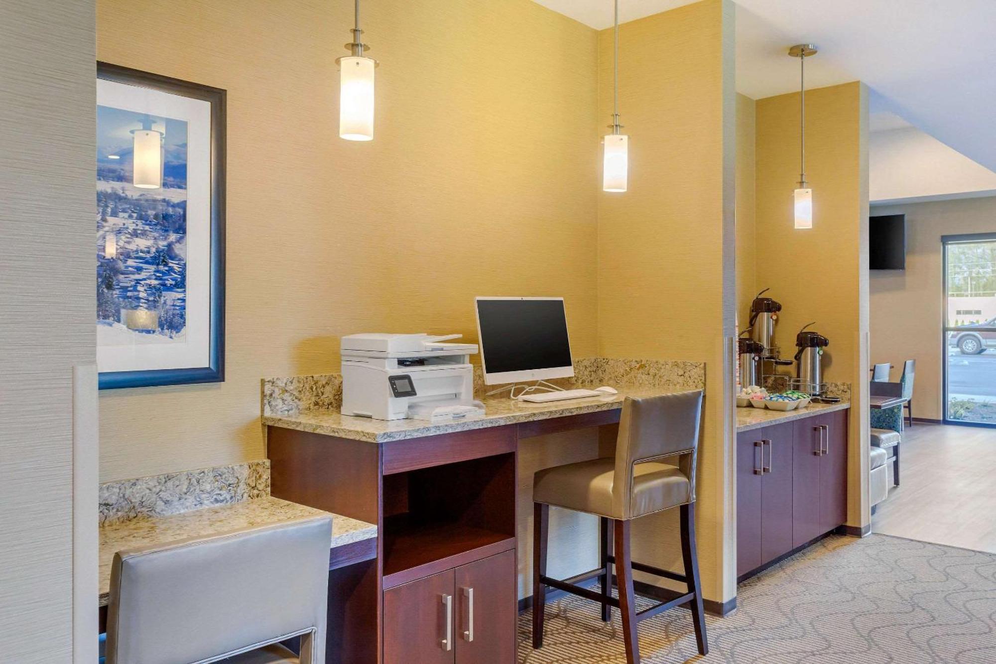 Comfort Suites Burlington Near I-5 Eksteriør bilde